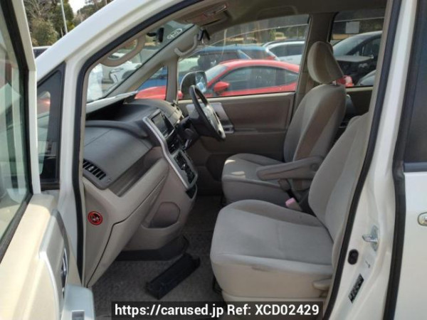 Used 2011 AT toyota noah ZRR70G Image[13]