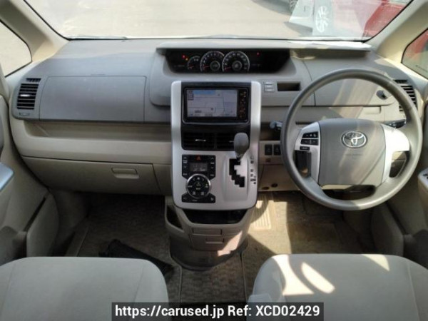 Used 2011 AT toyota noah ZRR70G Image[17]