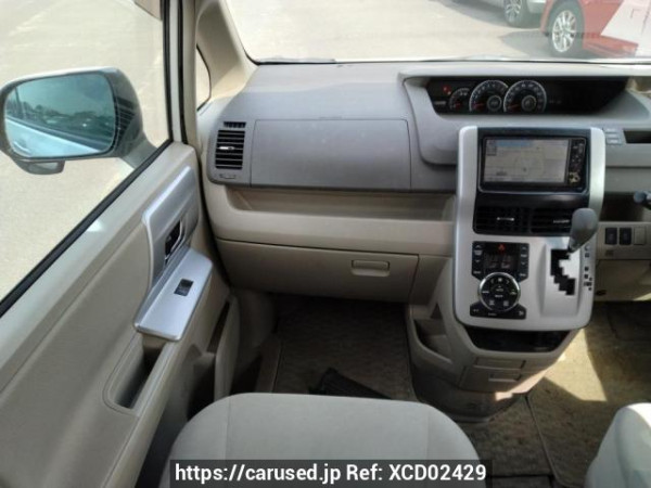 Used 2011 AT toyota noah ZRR70G Image[18]