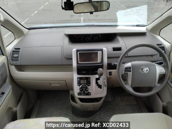 Used 2010 AT toyota noah ZRR70G Image[15]