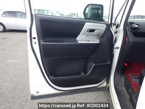 Used 2010 AT toyota noah ZRR70W Image[15]