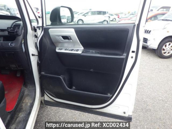 Used 2010 AT toyota noah ZRR70W Image[16]