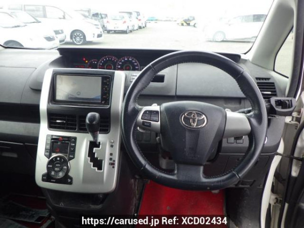 Used 2010 AT toyota noah ZRR70W Image[27]