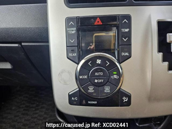 Used 2012 AT toyota noah ZRR70G Image[23]