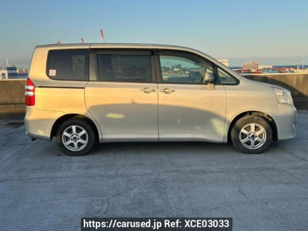 Used 2010 AT toyota noah ZRR70G Image[7]