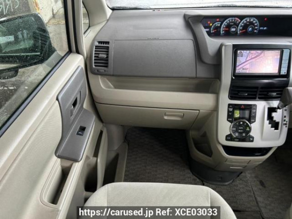 Used 2010 AT toyota noah ZRR70G Image[19]