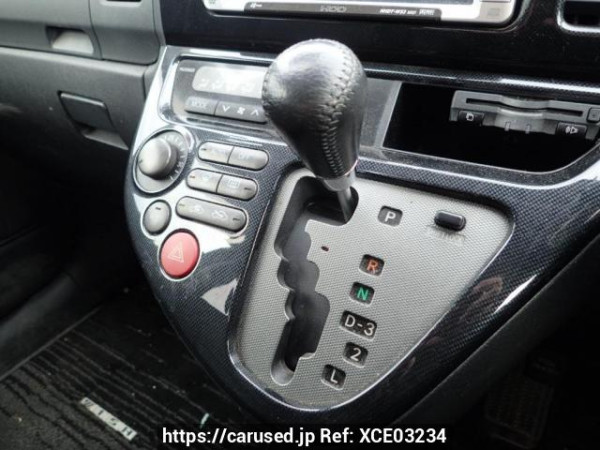 Used 2003 AT toyota wish ZNE14G Image[16]