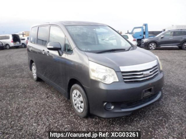 Used 2010 AT toyota noah ZRR70G Image[0]