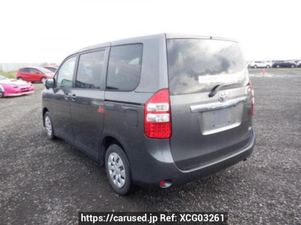 Used 2010 AT toyota noah ZRR70G Image[4]