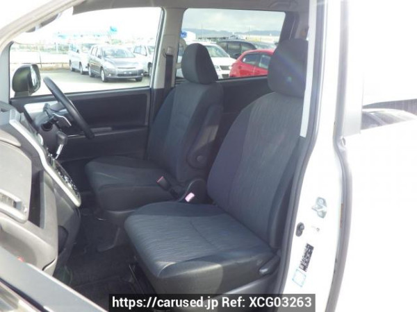 Used 2010 AT toyota noah ZRR70W Image[21]