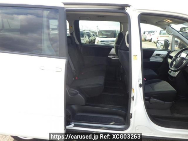 Used 2010 AT toyota noah ZRR70W Image[22]
