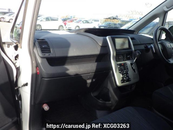 Used 2010 AT toyota noah ZRR70W Image[27]