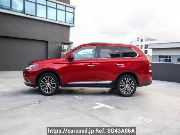 Used 2016 CVT mitsubishi outlander null Image[7]