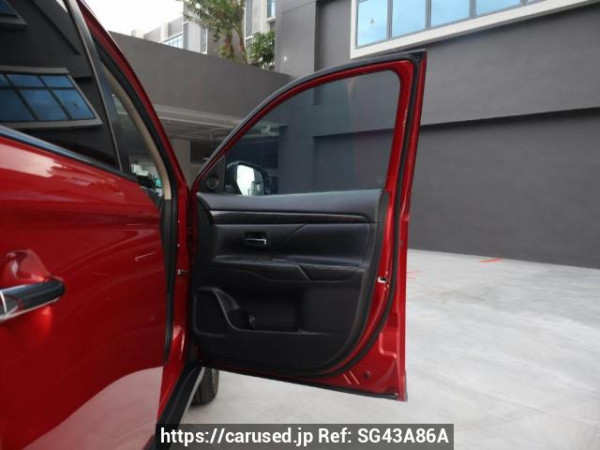Used 2016 CVT mitsubishi outlander null Image[8]