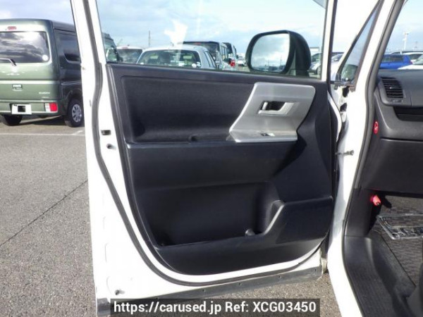 Used 2011 AT toyota noah ZRR70W Image[16]