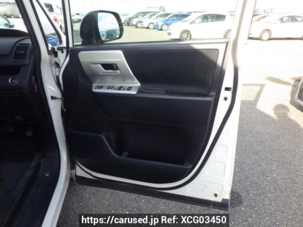 Used 2011 AT toyota noah ZRR70W Image[17]