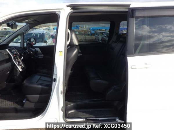 Used 2011 AT toyota noah ZRR70W Image[23]
