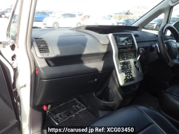 Used 2011 AT toyota noah ZRR70W Image[28]