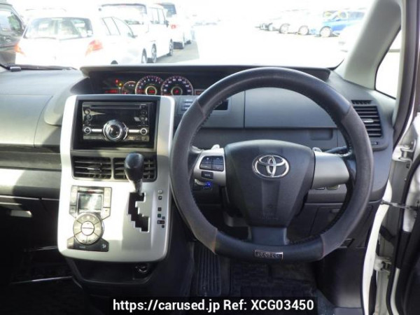 Used 2011 AT toyota noah ZRR70W Image[29]