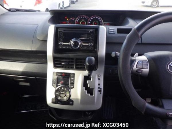 Used 2011 AT toyota noah ZRR70W Image[32]