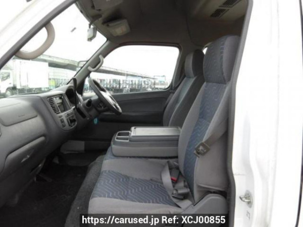 Used 2004 AT nissan caravan-bus DWMGE25 Image[14]