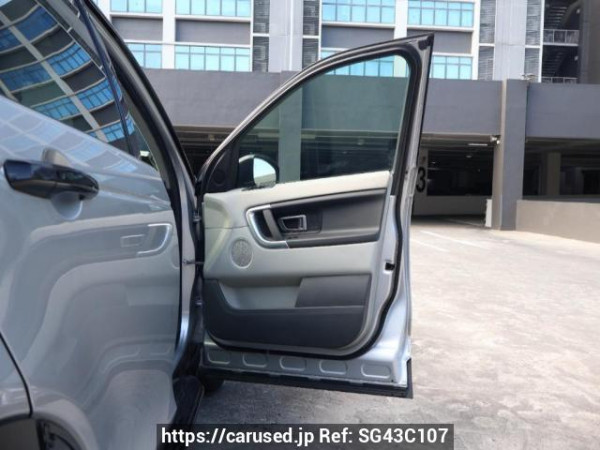 Used 2016 AT land-rover discovery-sport null Image[8]
