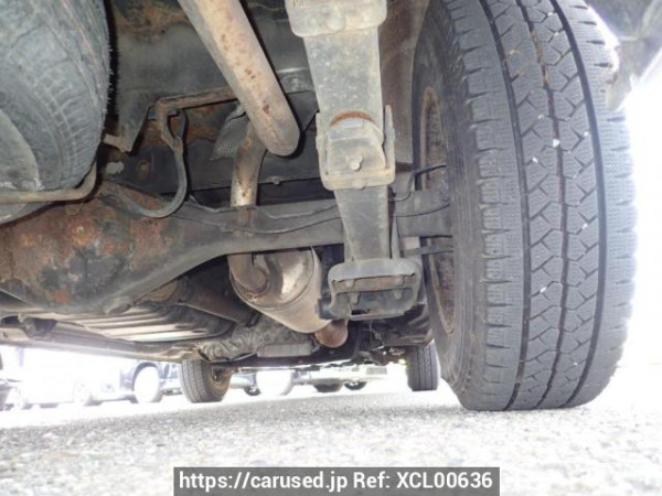 Used 2005 AT toyota regiusace-van KDH205V Image[30]