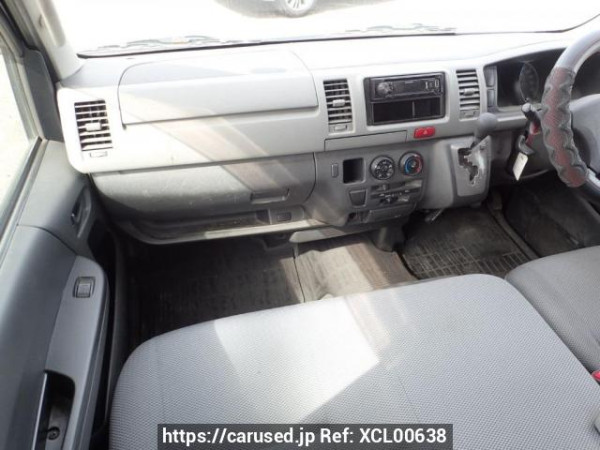 Used 2005 AT toyota regiusace-van KDH205V Image[13]