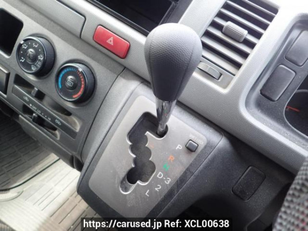 Used 2005 AT toyota regiusace-van KDH205V Image[16]