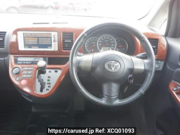 Used 2004 AT toyota wish ZNE10G Image[19]