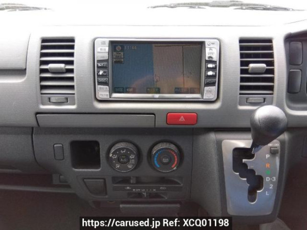 Used 2006 AT toyota regiusace-van KDH200V Image[20]