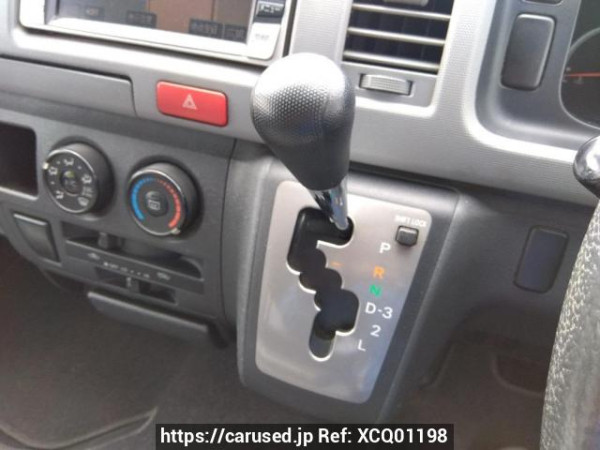 Used 2006 AT toyota regiusace-van KDH200V Image[23]