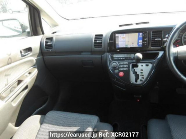 Used 2004 AT toyota wish ZNE10G Image[15]