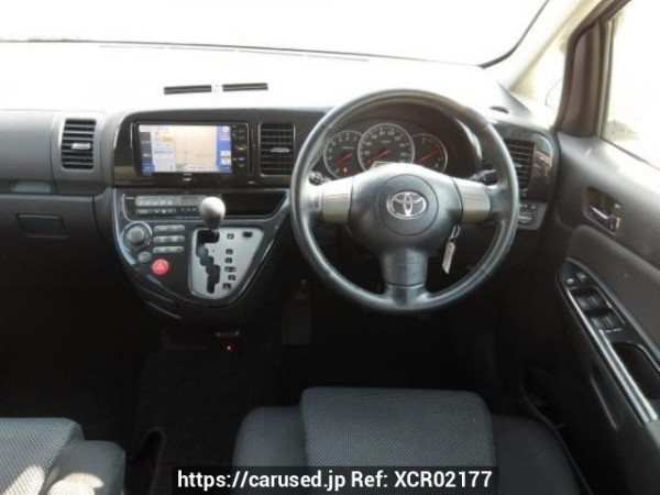 Used 2004 AT toyota wish ZNE10G Image[16]