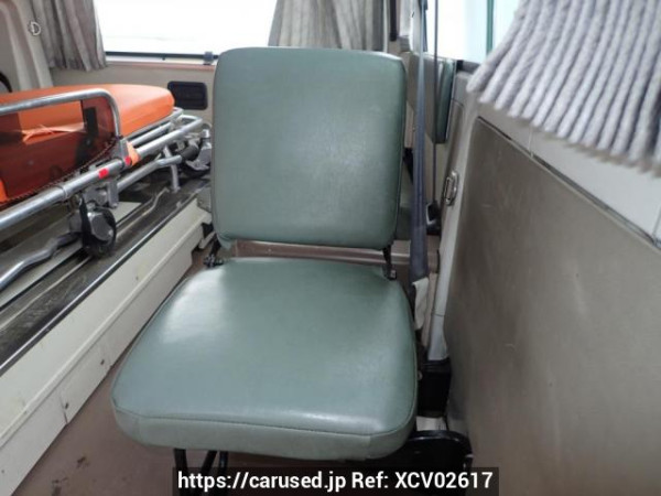 Used 2001 AT toyota granvia VCH38S Image[13]