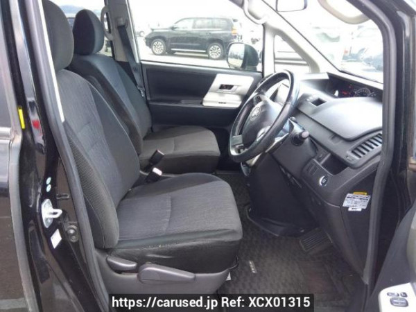 Used 2010 AT toyota noah ZRR70W Image[12]