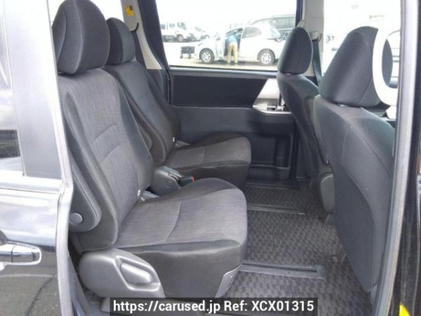 Used 2010 AT toyota noah ZRR70W Image[14]