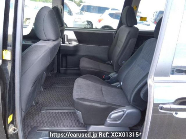 Used 2010 AT toyota noah ZRR70W Image[15]