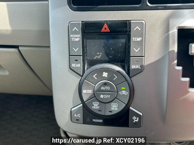 Buy Used 2010 Toyota Noah ZRR70W (XCY02196) - Carused.jp