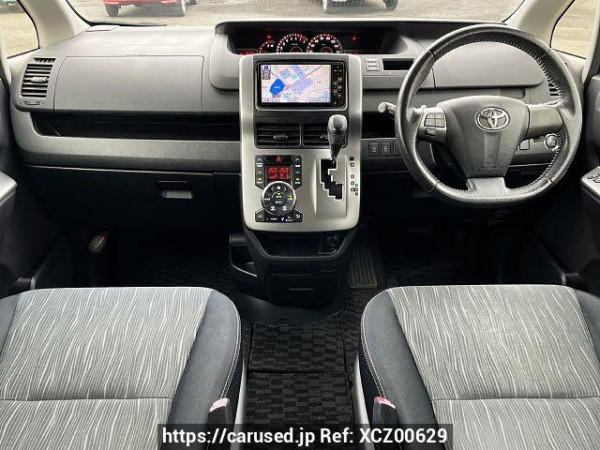 Used 2012 CVT toyota voxy DBA-ZRR70W Image[1]