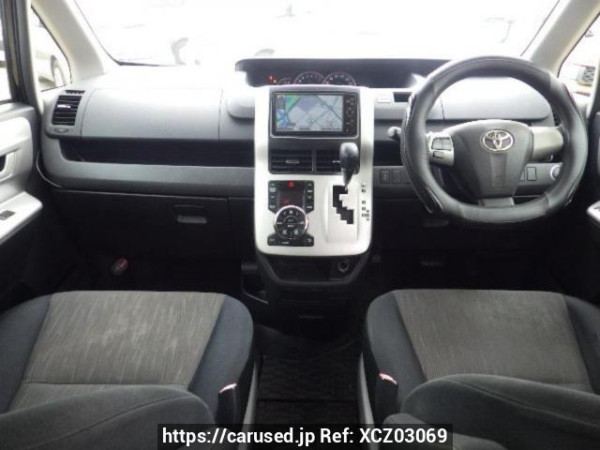 Used 2010 AT toyota noah ZRR70W Image[16]