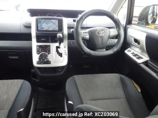 Used 2010 AT toyota noah ZRR70W Image[18]