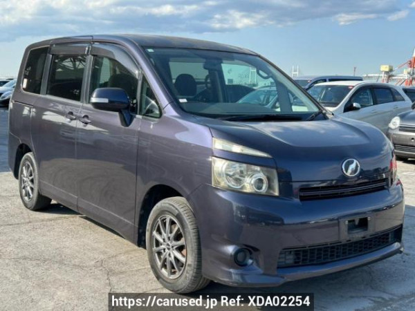 Used 2008 AT toyota voxy ZRR70G Image[0]