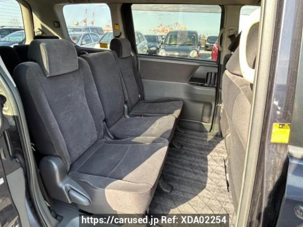 Used 2008 AT toyota voxy ZRR70G Image[16]