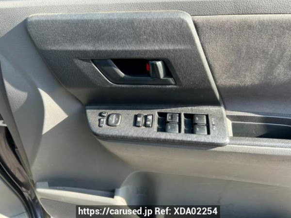 Used 2008 AT toyota voxy ZRR70G Image[18]