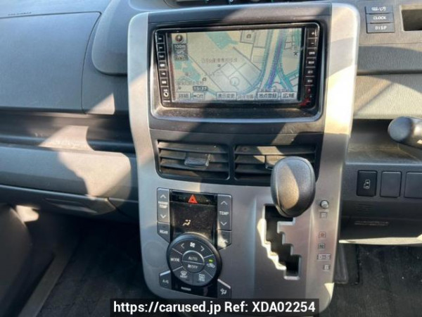Used 2008 AT toyota voxy ZRR70G Image[22]