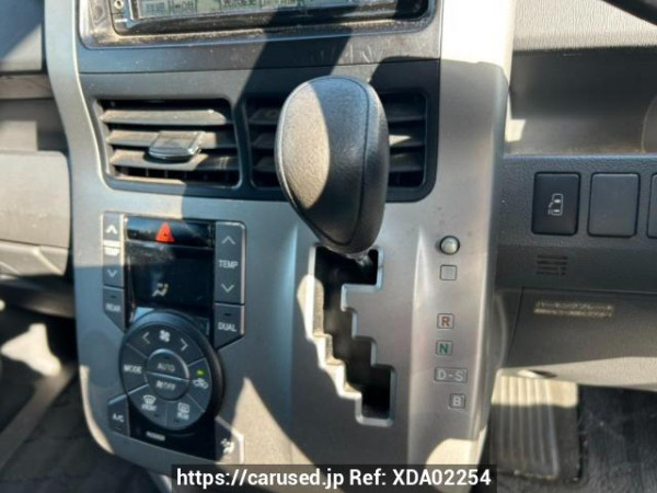 Used 2008 AT toyota voxy ZRR70G Image[26]