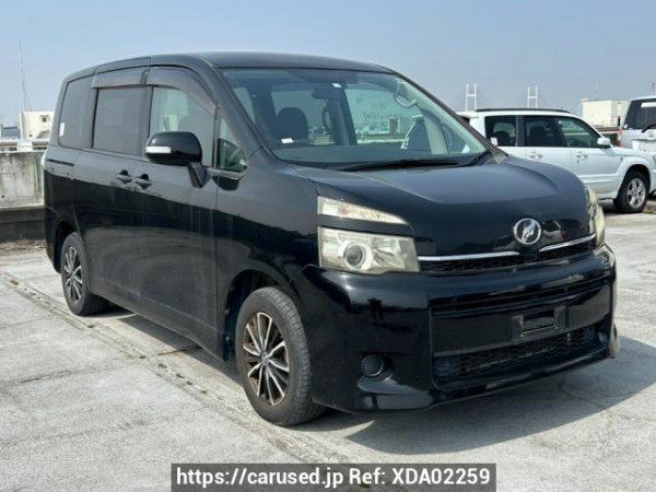 Used 2010 AT toyota voxy ZRR70G Image[0]