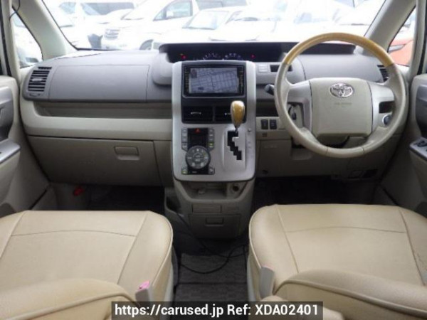 Used 2010 AT toyota noah ZRR70W Image[16]