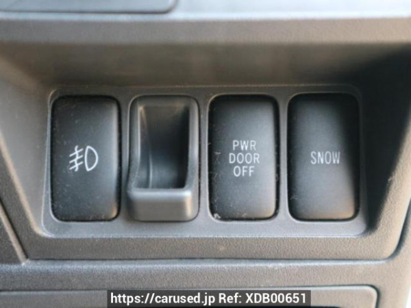 Used 2005 AT toyota sienta NCP81G Image[25]